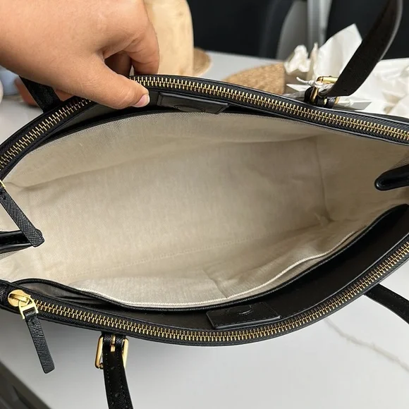 Tory Burch tote - Picture 7 of 11